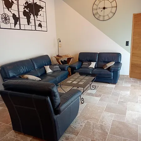 2 De L Etre Aux Rues