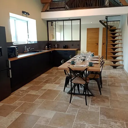 Holiday home L Etre Aux Rues